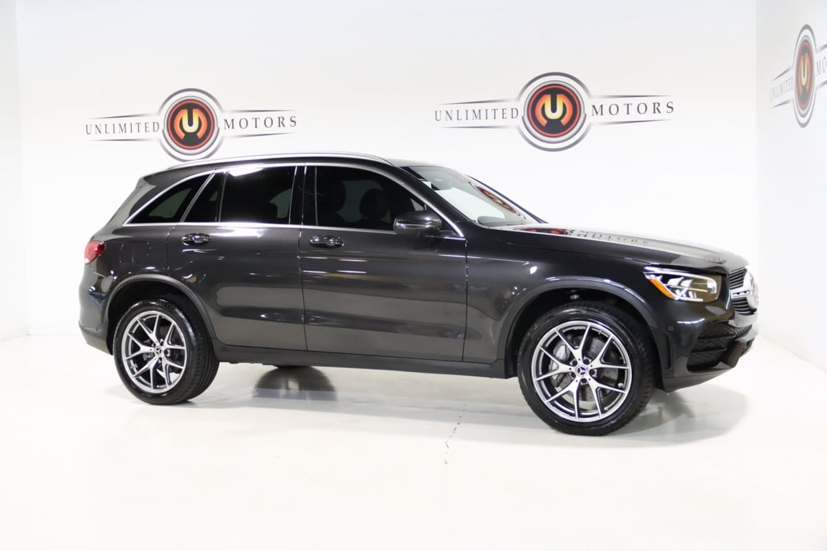 2022 Mercedes Benz GLC 300 AMG photo 2