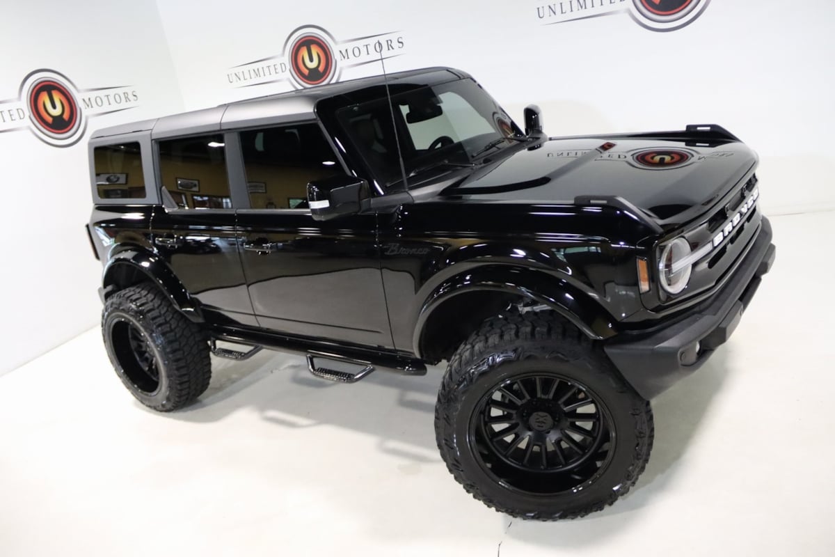 2023 Ford Bronco Outer Banks photo 3