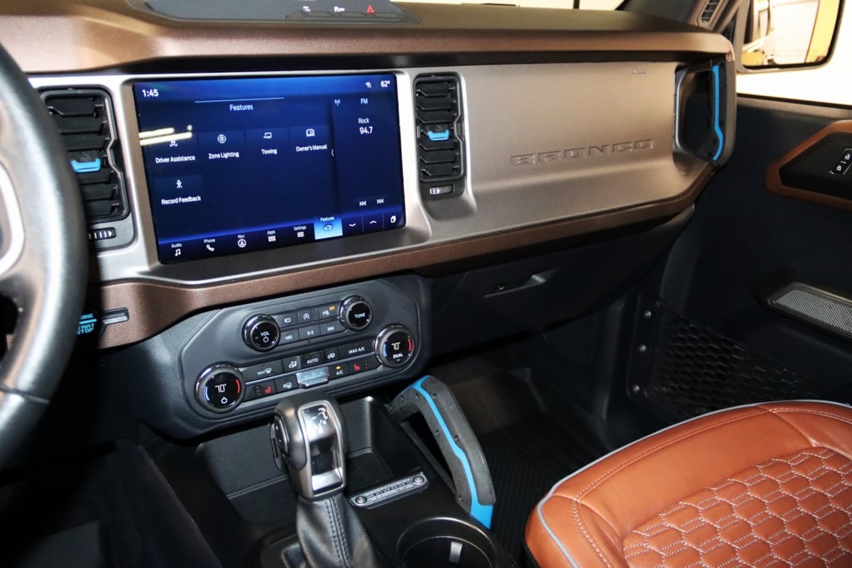 2023 Ford Bronco Outer Banks photo 38