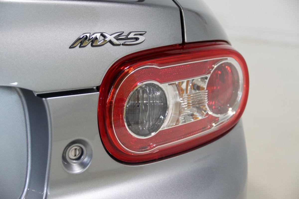 2011 Mazda MX-5 Miata Miata Grand Touring photo 13