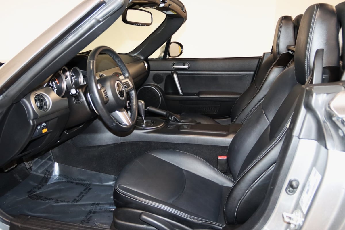 2011 Mazda MX-5 Miata Miata Grand Touring photo 30