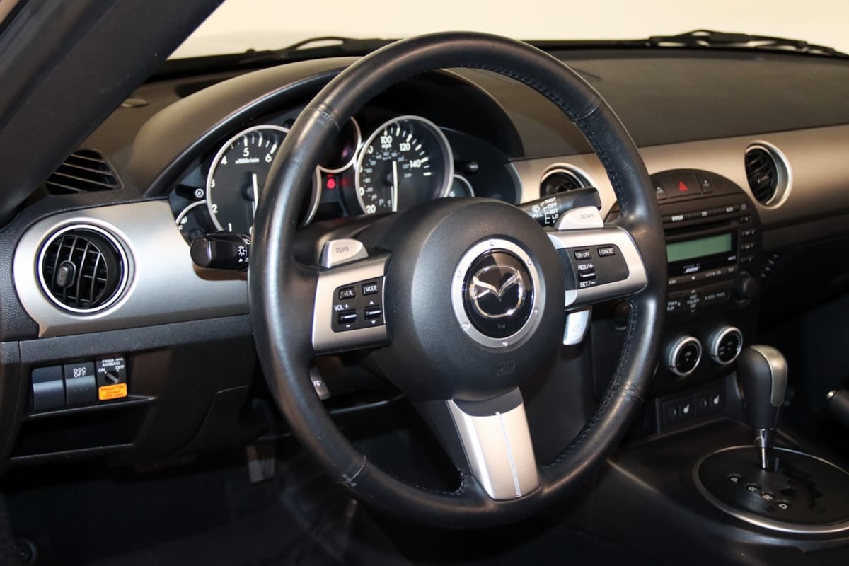 2011 Mazda MX-5 Miata Miata Grand Touring photo 32