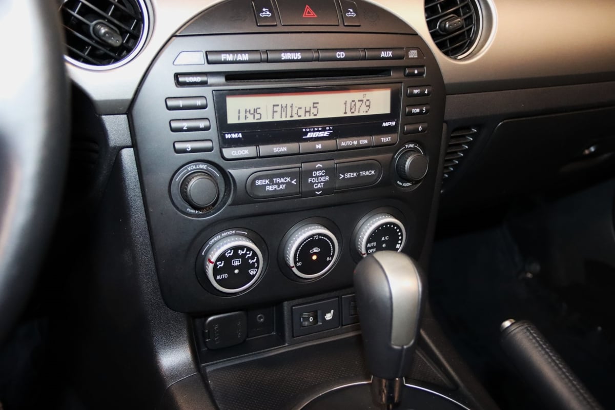 2011 Mazda MX-5 Miata Miata Grand Touring photo 41