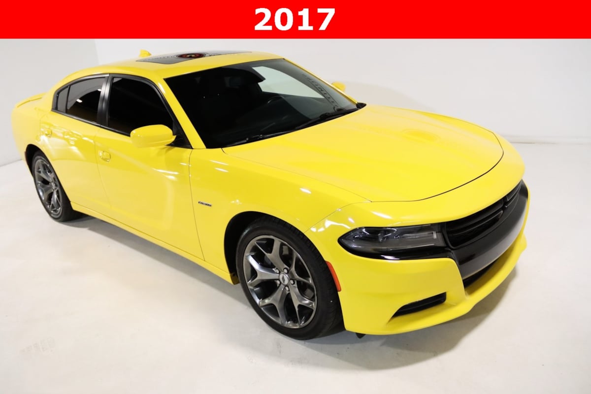 2017 Dodge Charger R/T photo 2