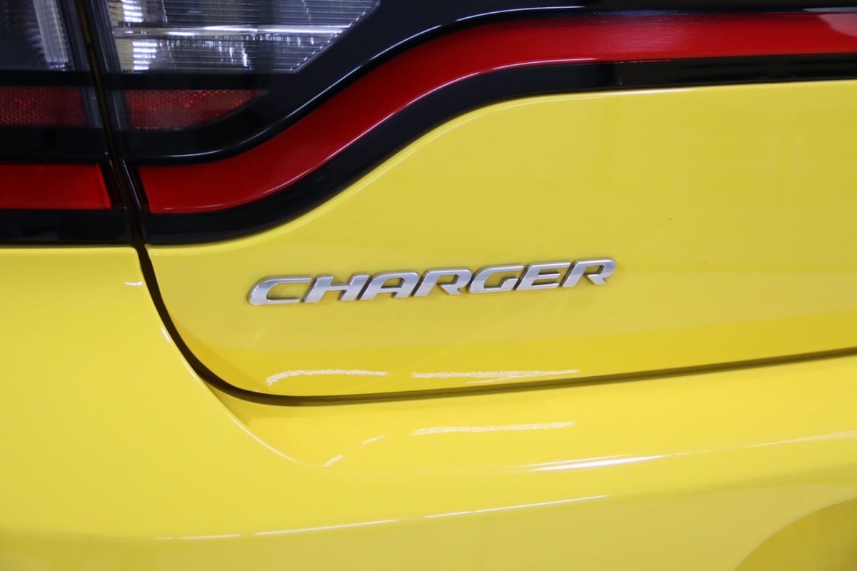 2017 Dodge Charger R/T photo 3