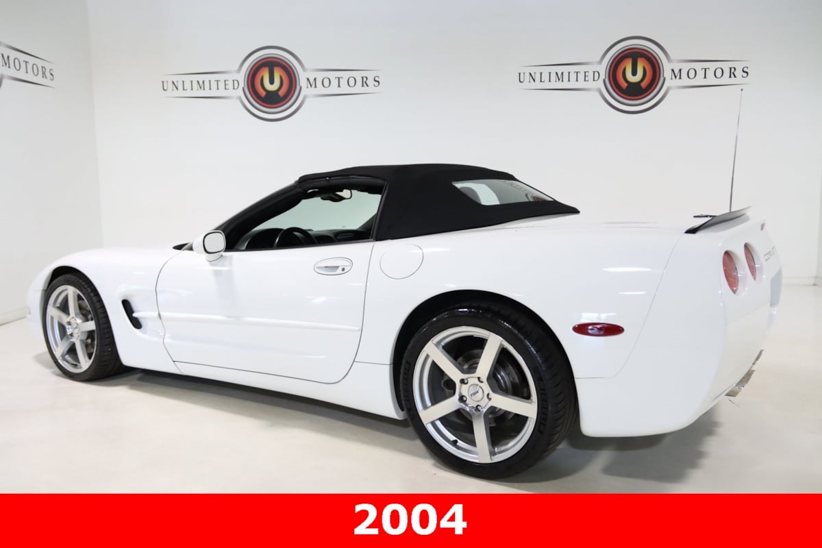 2004 Chevrolet Corvette photo 3