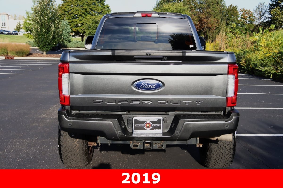2019 Ford F-250 Lariat photo 2