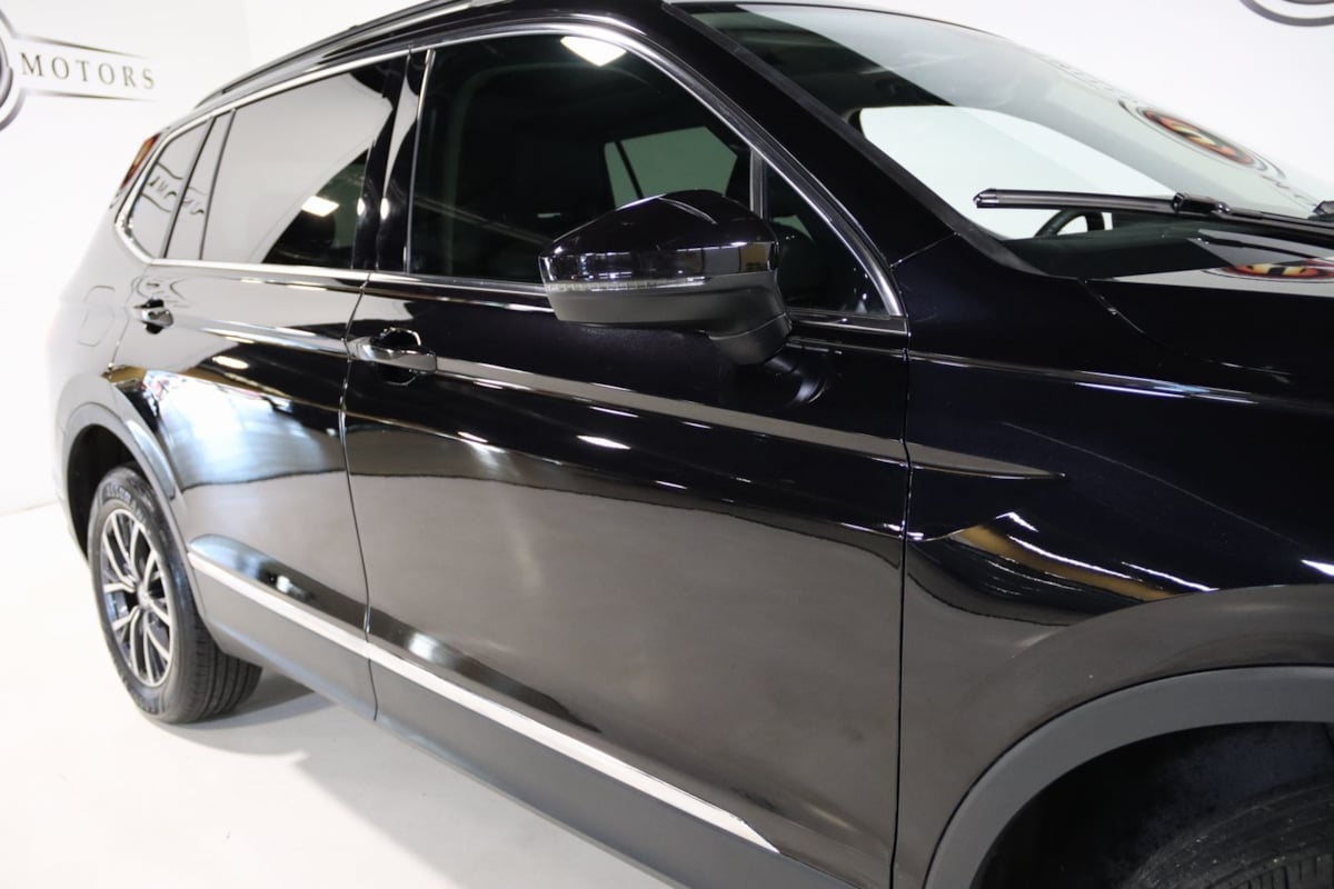 2020 Volkswagen Tiguan SE photo 4