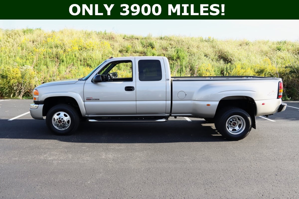 2004 GMC Sierra 3500 4 Dr SLT 4WD Extended Cab LB DRW