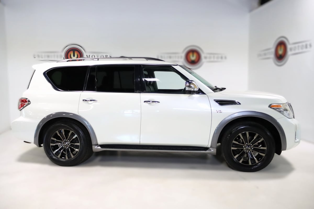 2017 Nissan Armada Platinum photo 3