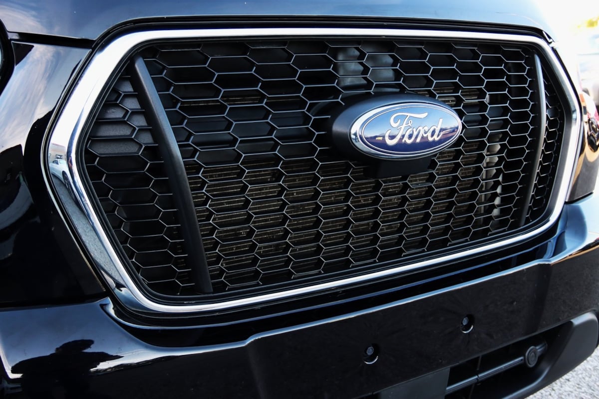 2024 Ford Transit Passenger XLT photo 4