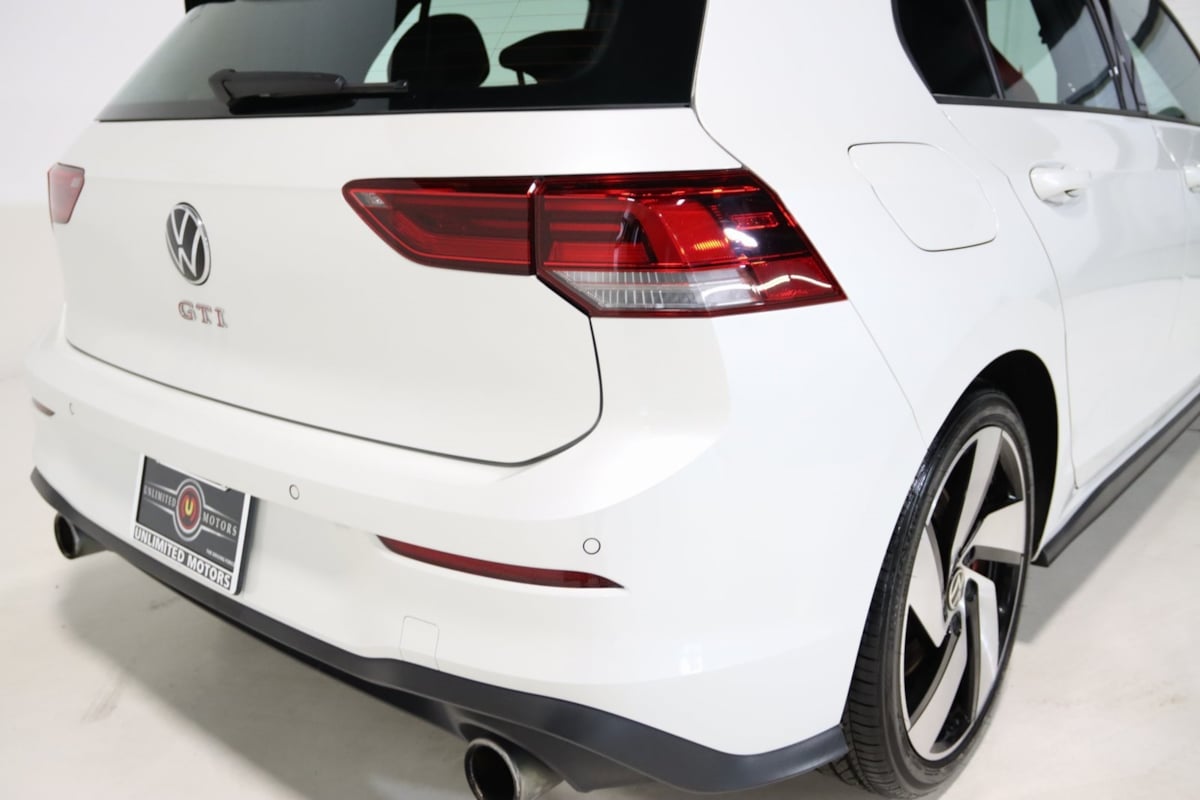 2022 Volkswagen Golf GTI SE photo 4