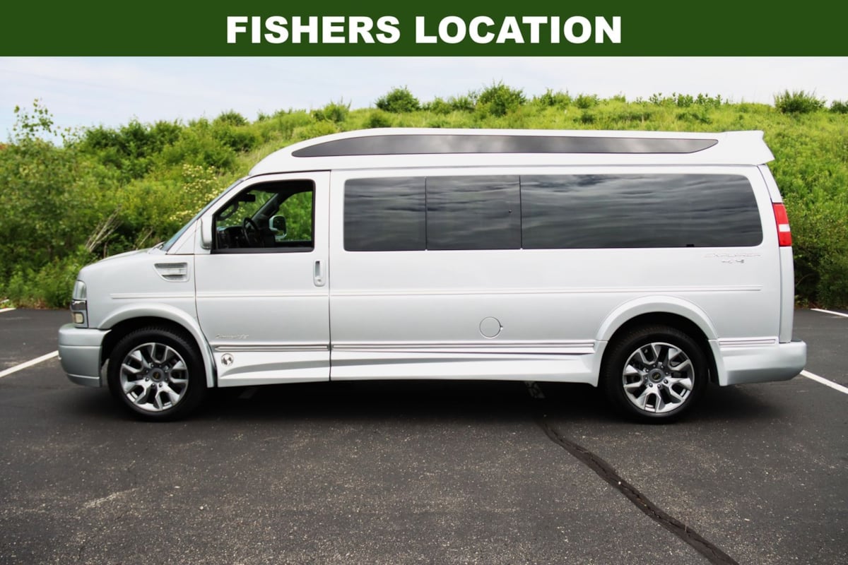 2024 Chevrolet Express 2500 Extended Work Van HD's photo