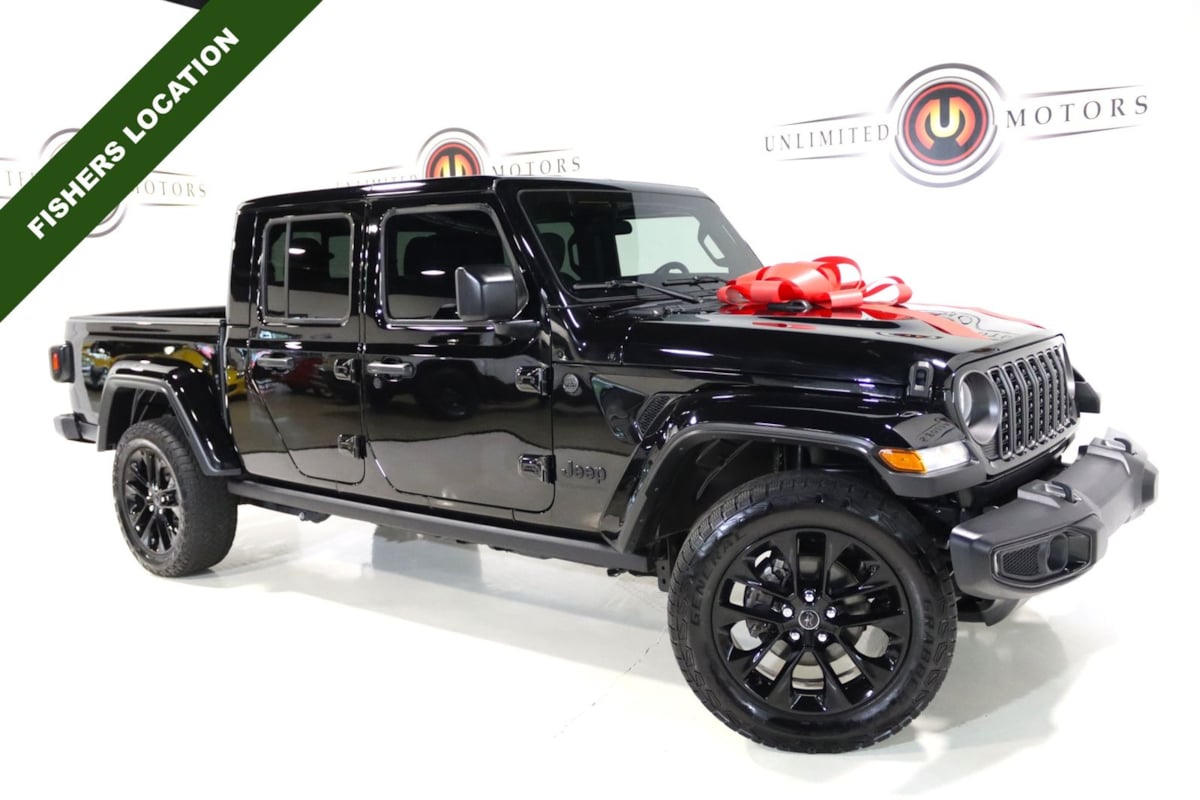 2024 Jeep Gladiator Nighthawk Auto's photo
