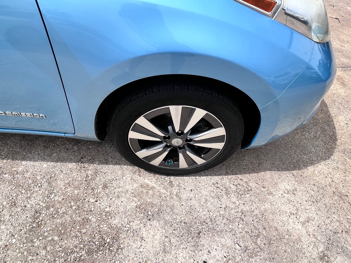 Sold 2015 Nissan LEAF 4dr HB SV in Houston