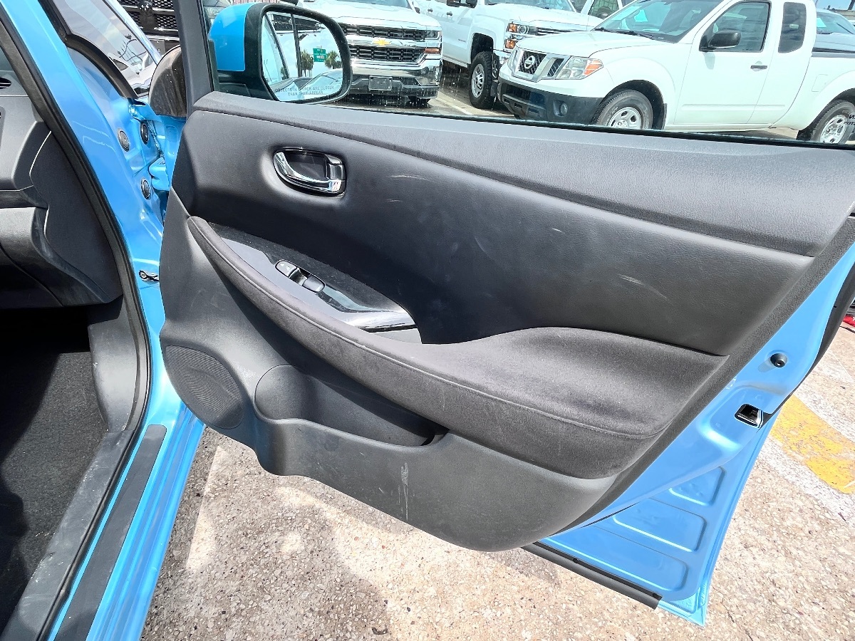 Sold 2015 Nissan LEAF 4dr HB SV in Houston