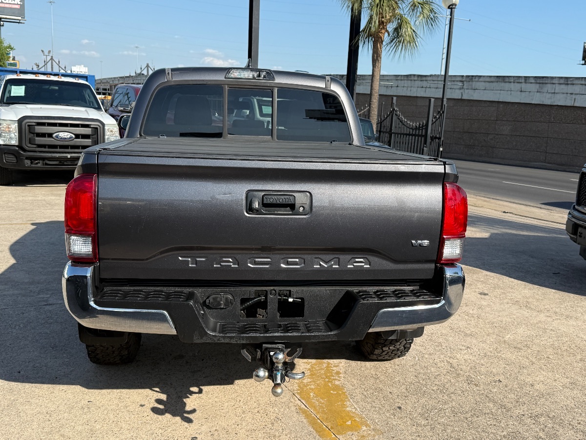 2016 Toyota Tacoma TRD photo 5