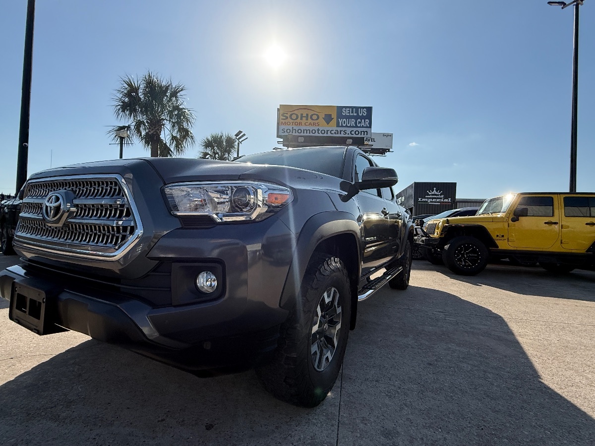 2016 Toyota Tacoma TRD photo 10