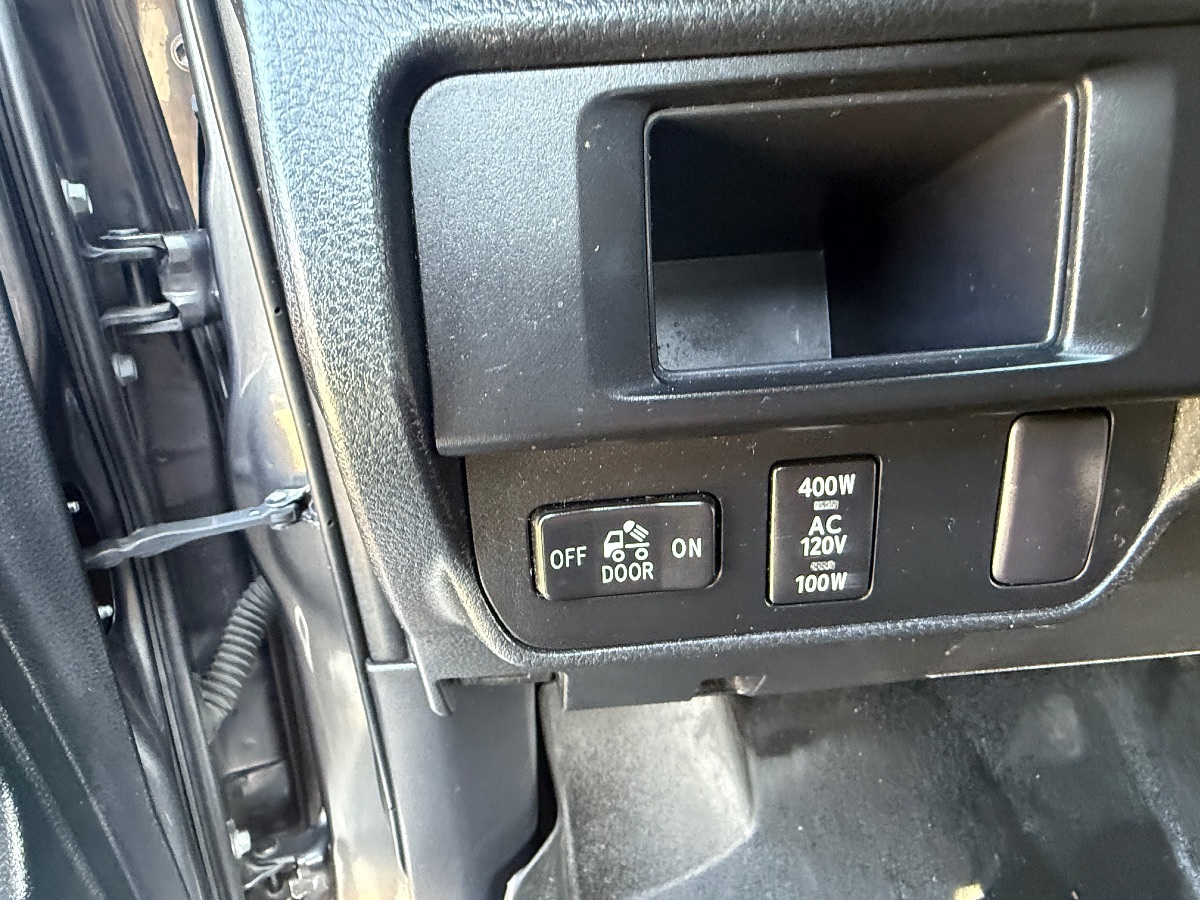 2016 Toyota Tacoma TRD photo 21