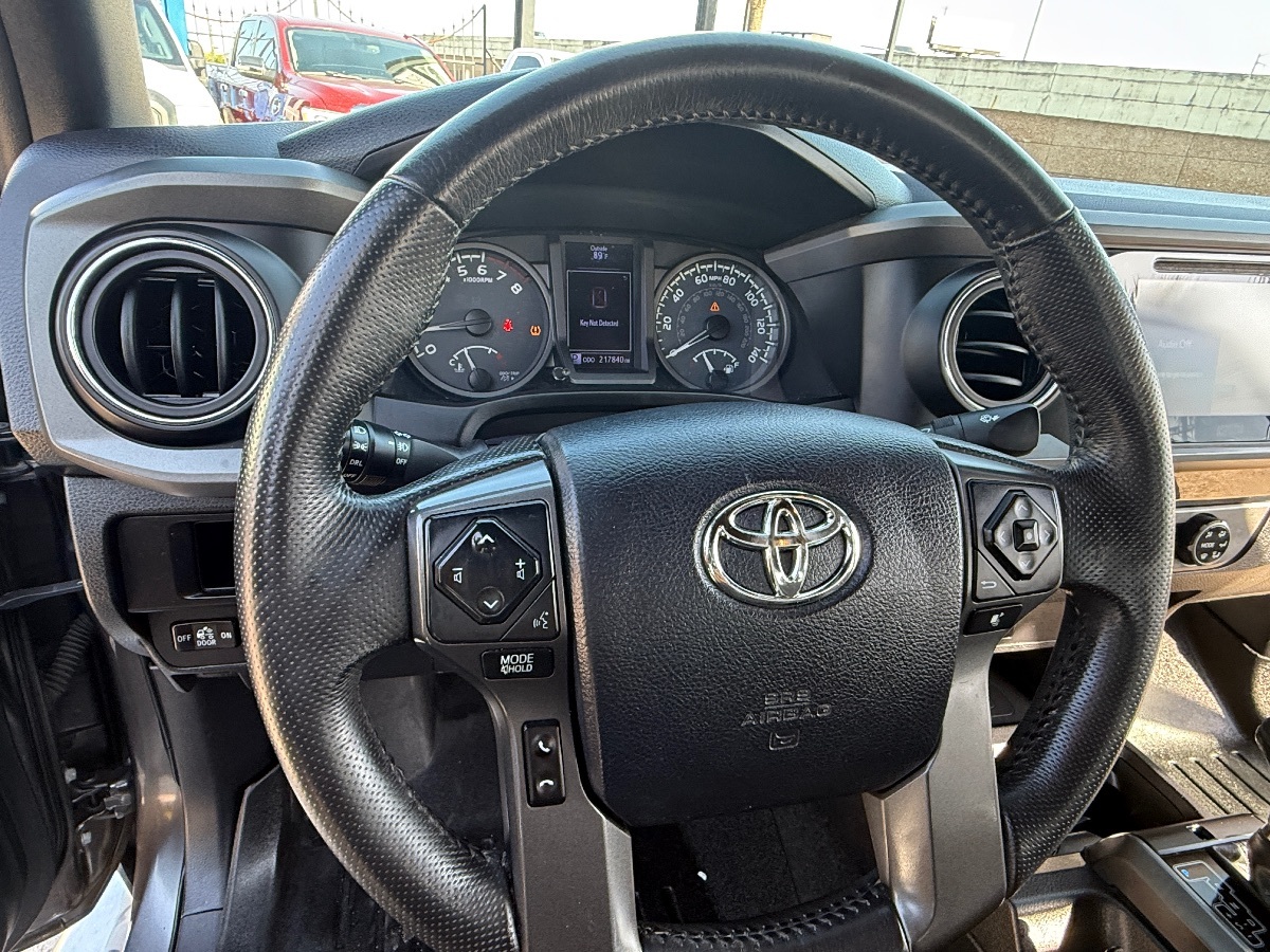 2016 Toyota Tacoma TRD photo 22