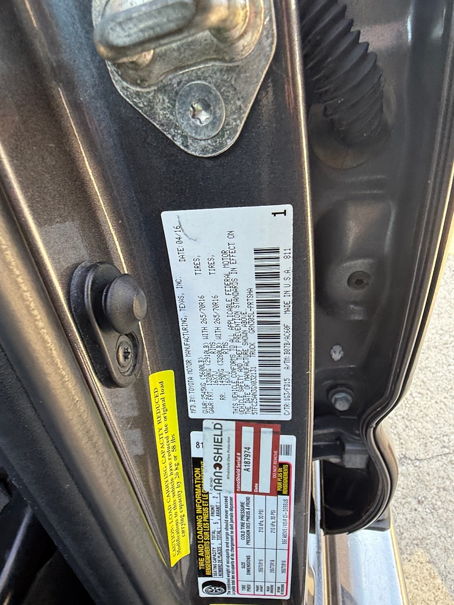 2016 Toyota Tacoma TRD photo 24