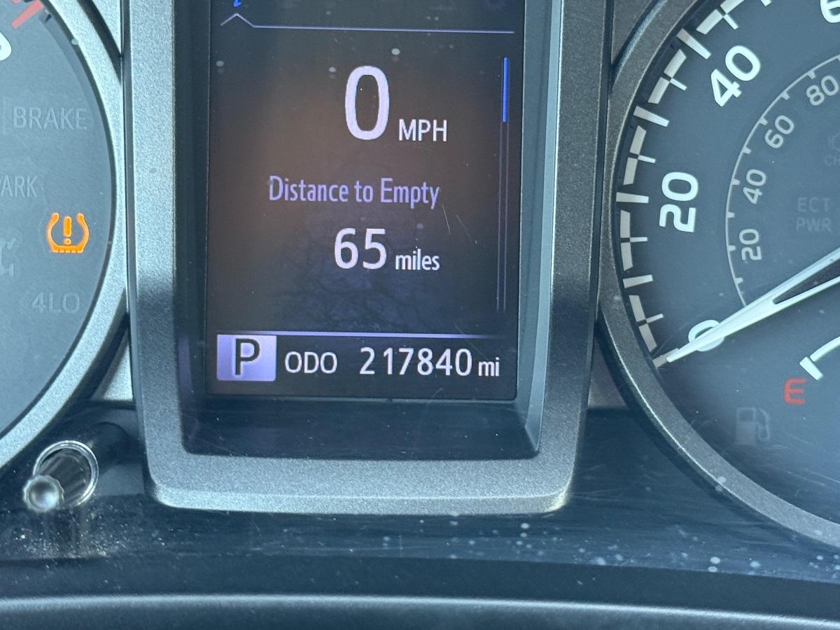 2016 Toyota Tacoma TRD photo 26