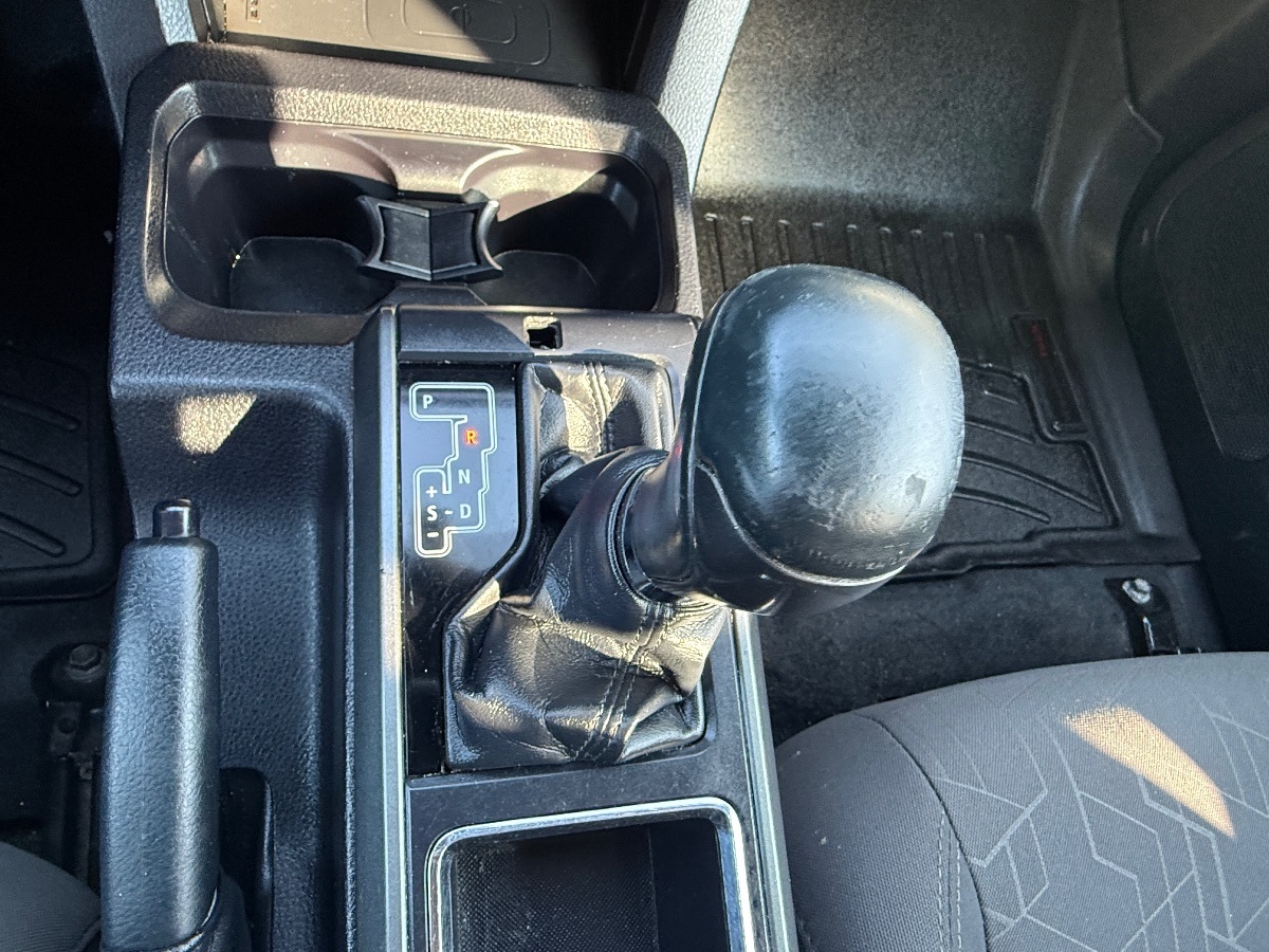 2016 Toyota Tacoma TRD photo 32