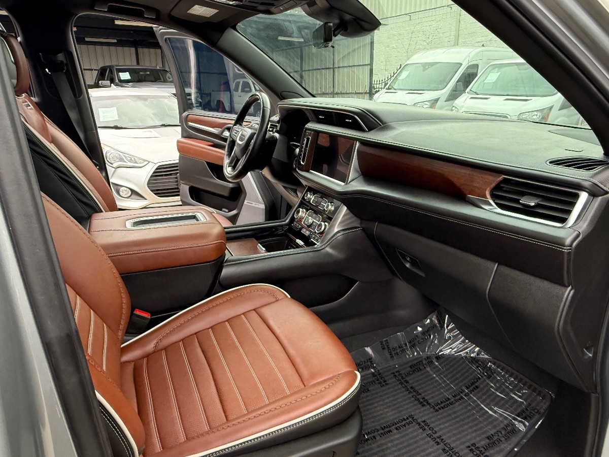 2024 GMC Yukon Denali Ultimate - Photo 16