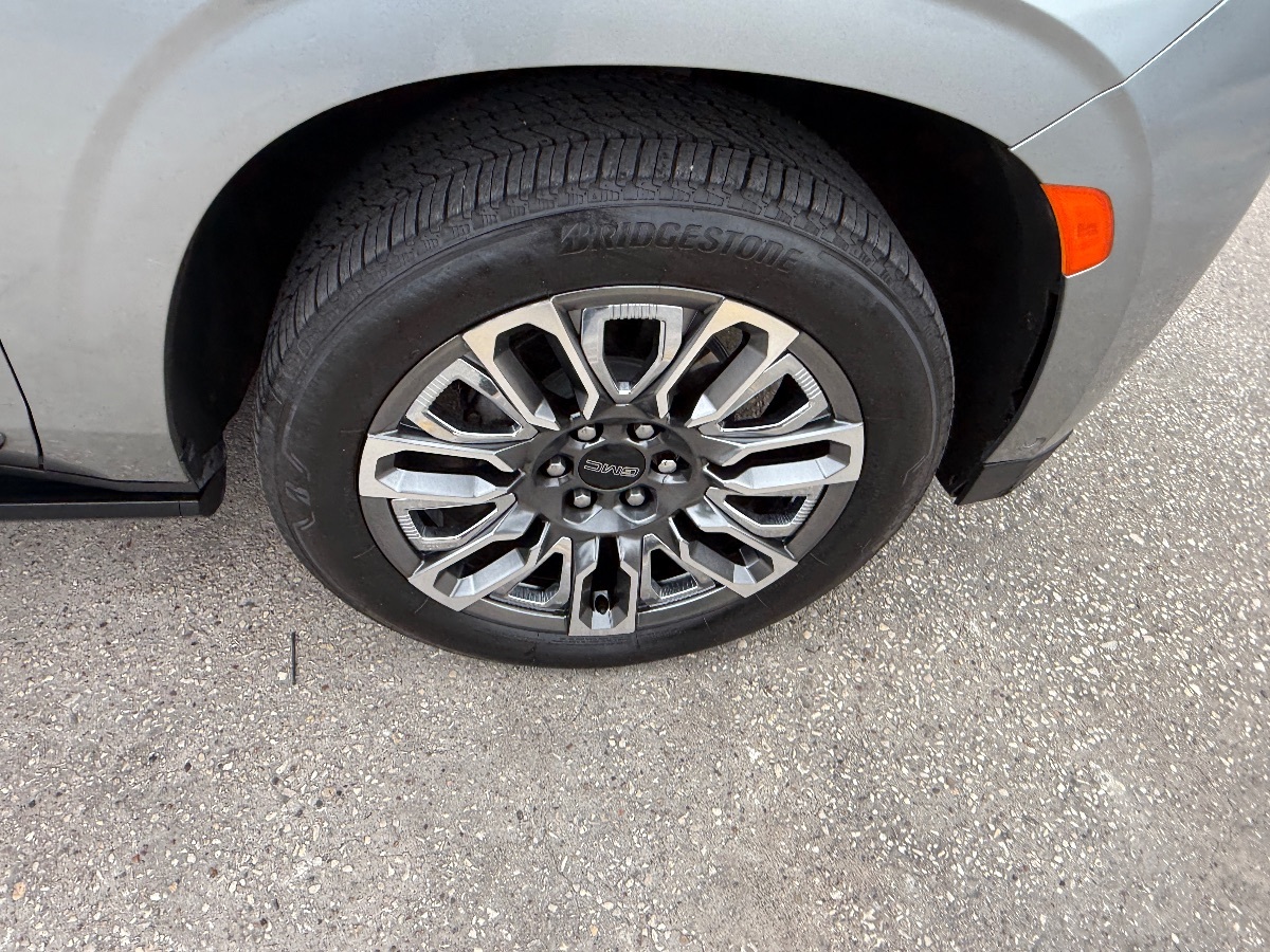 2024 GMC Yukon Denali Ultimate - Photo 14