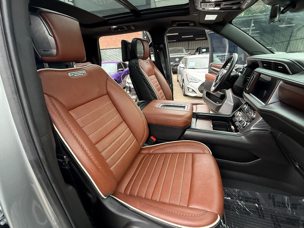 2024 GMC Yukon Denali Ultimate - Photo 17