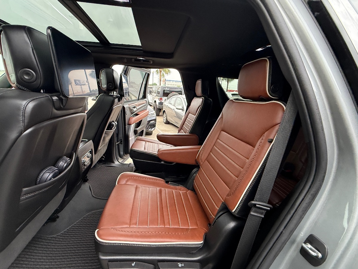 2024 GMC Yukon Denali Ultimate - Photo 21
