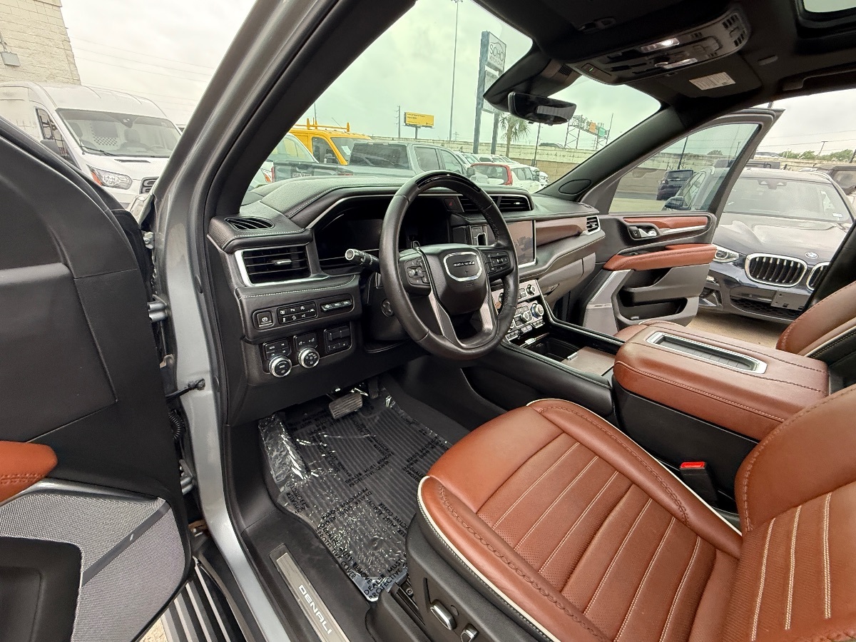 2024 GMC Yukon Denali Ultimate - Photo 27