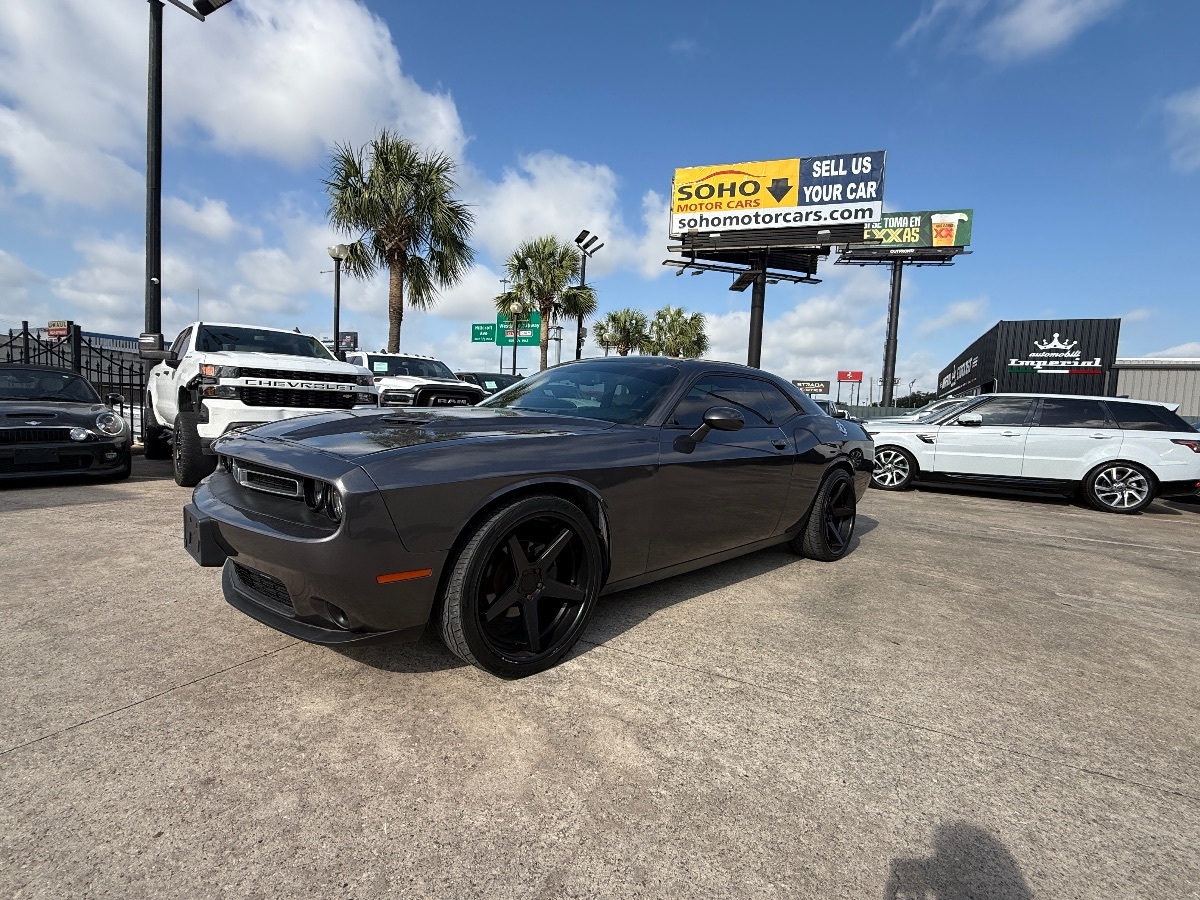 2019 Dodge Challenger SXT photo 5