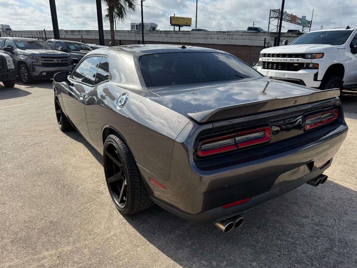 2019 Dodge Challenger SXT photo 4