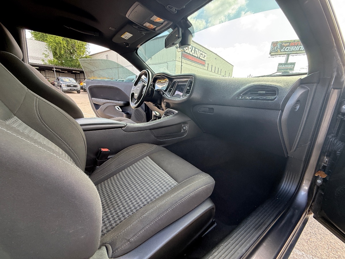 2019 Dodge Challenger SXT photo 11