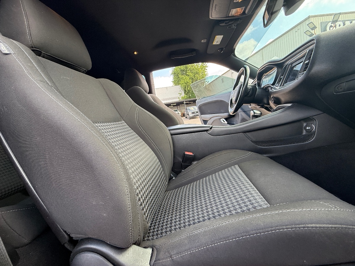 2019 Dodge Challenger SXT photo 12