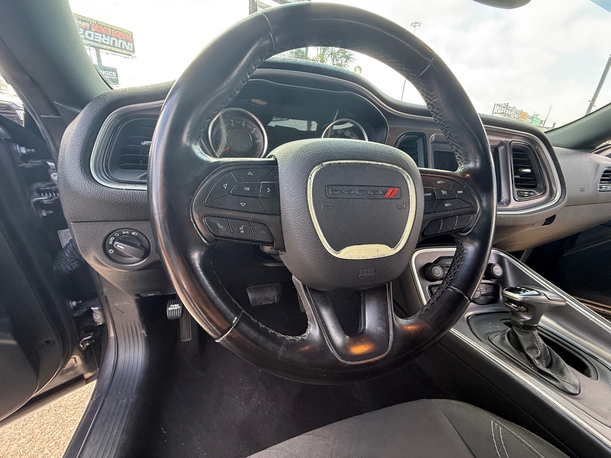 2019 Dodge Challenger SXT photo 16