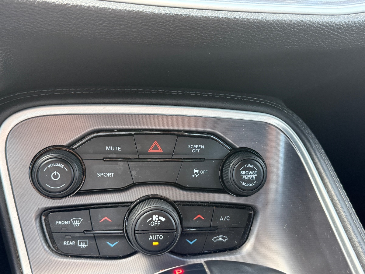 2019 Dodge Challenger SXT photo 23