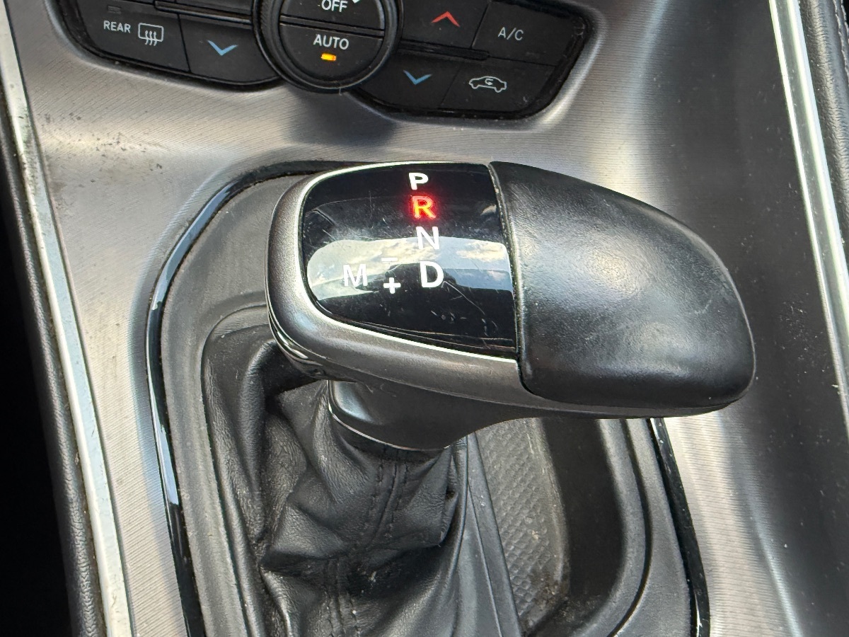 2019 Dodge Challenger SXT photo 25