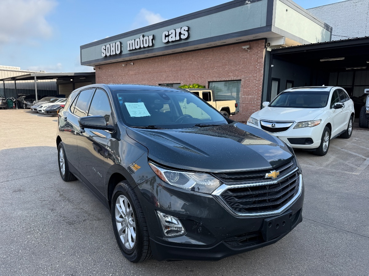 2020 Chevrolet Equinox LT photo 2