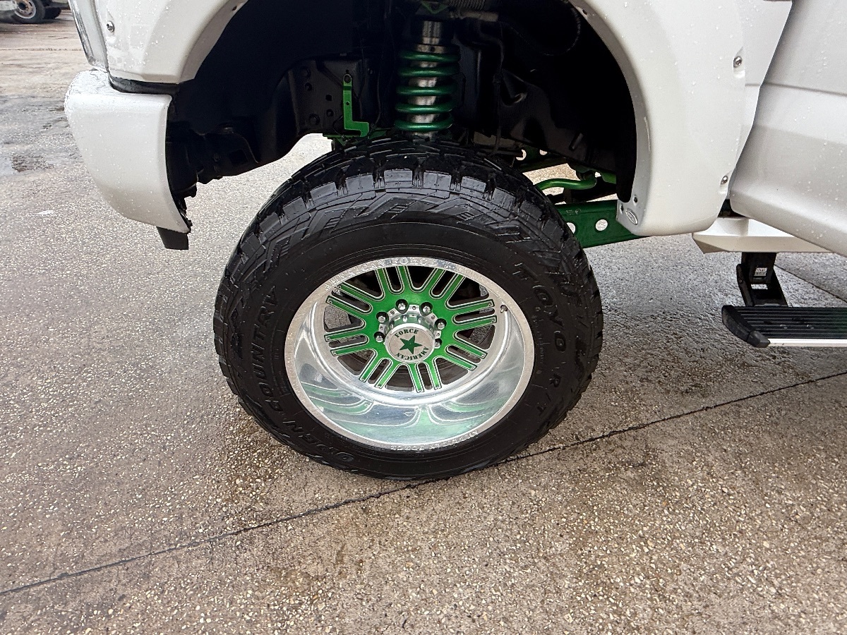 2019 Ford F-350 Platinum photo 13