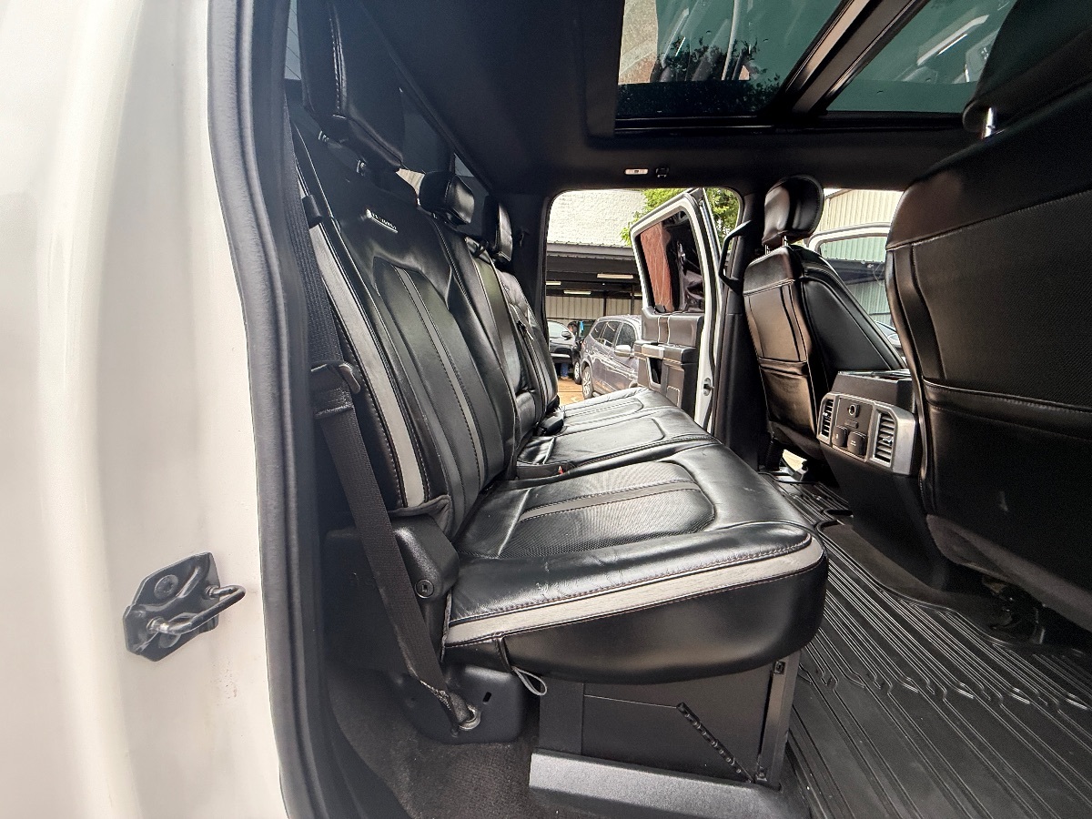 2019 Ford F-350 Platinum photo 26