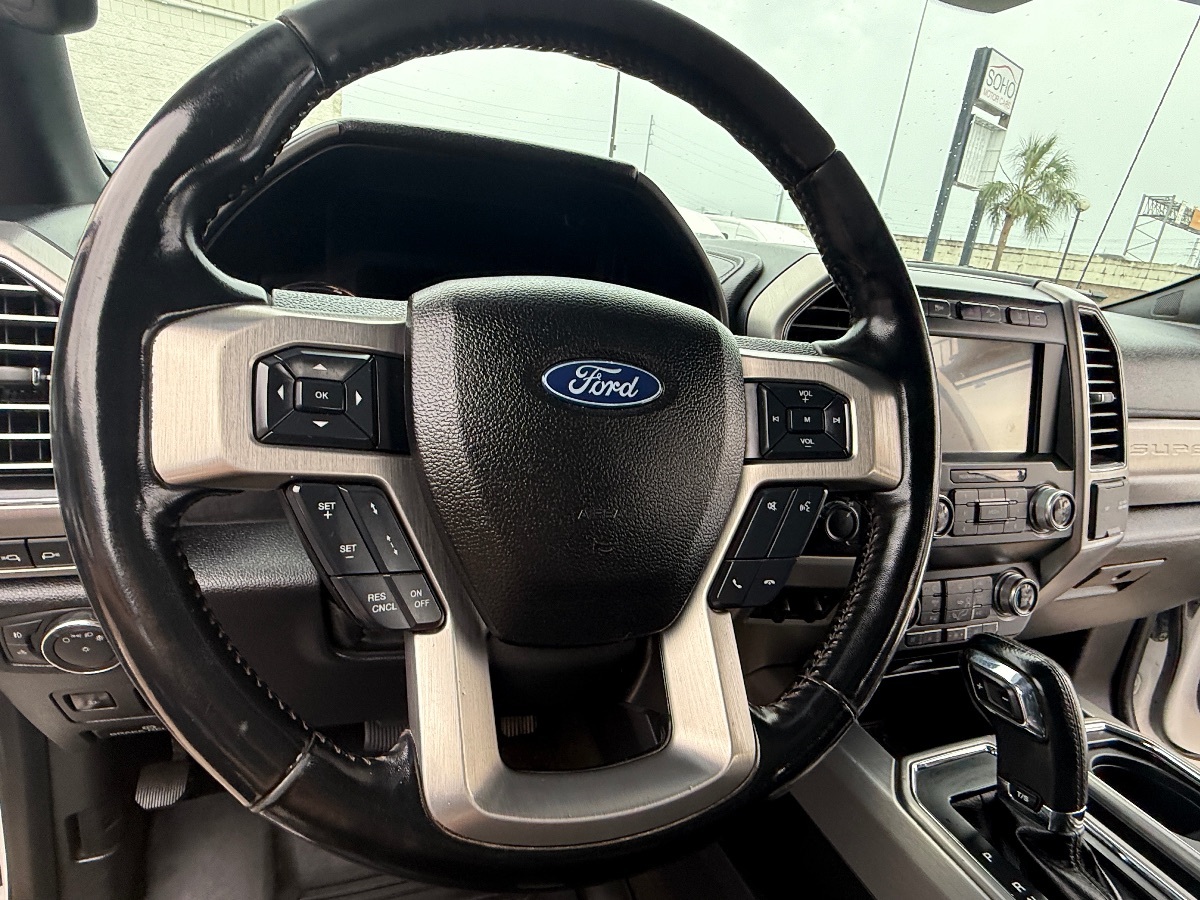 2019 Ford F-350 Platinum photo 32