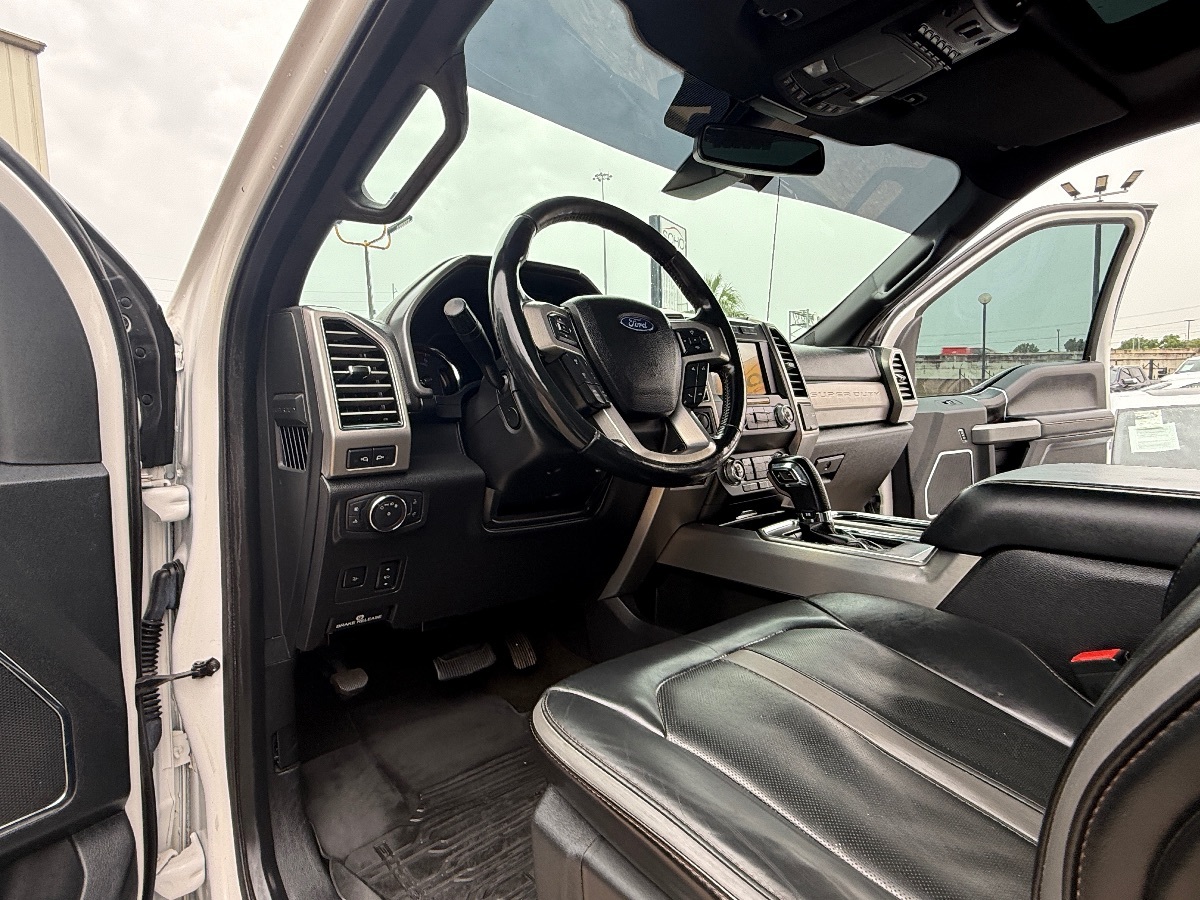 2019 Ford F-350 Platinum photo 37