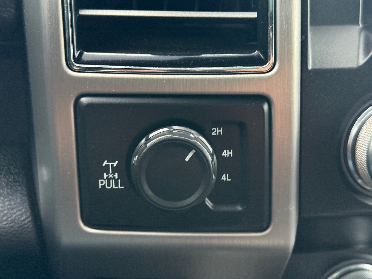 2019 Ford F-350 Platinum photo 40