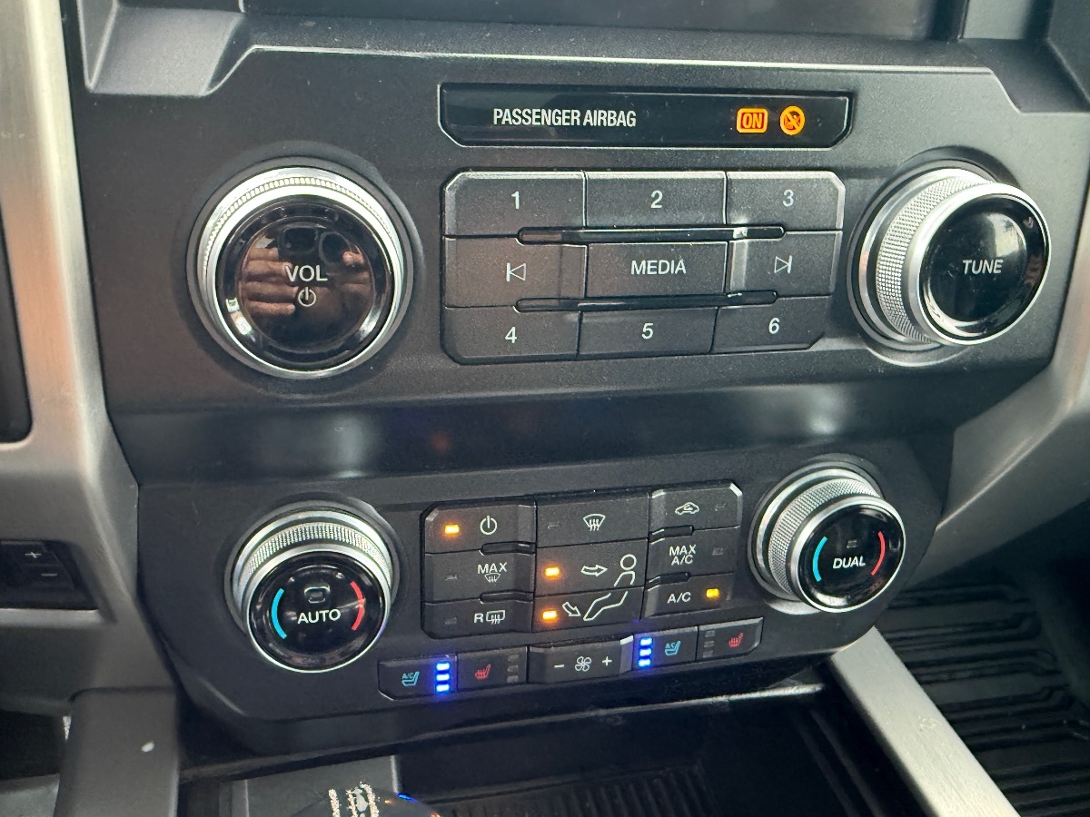 2019 Ford F-350 Platinum photo 41