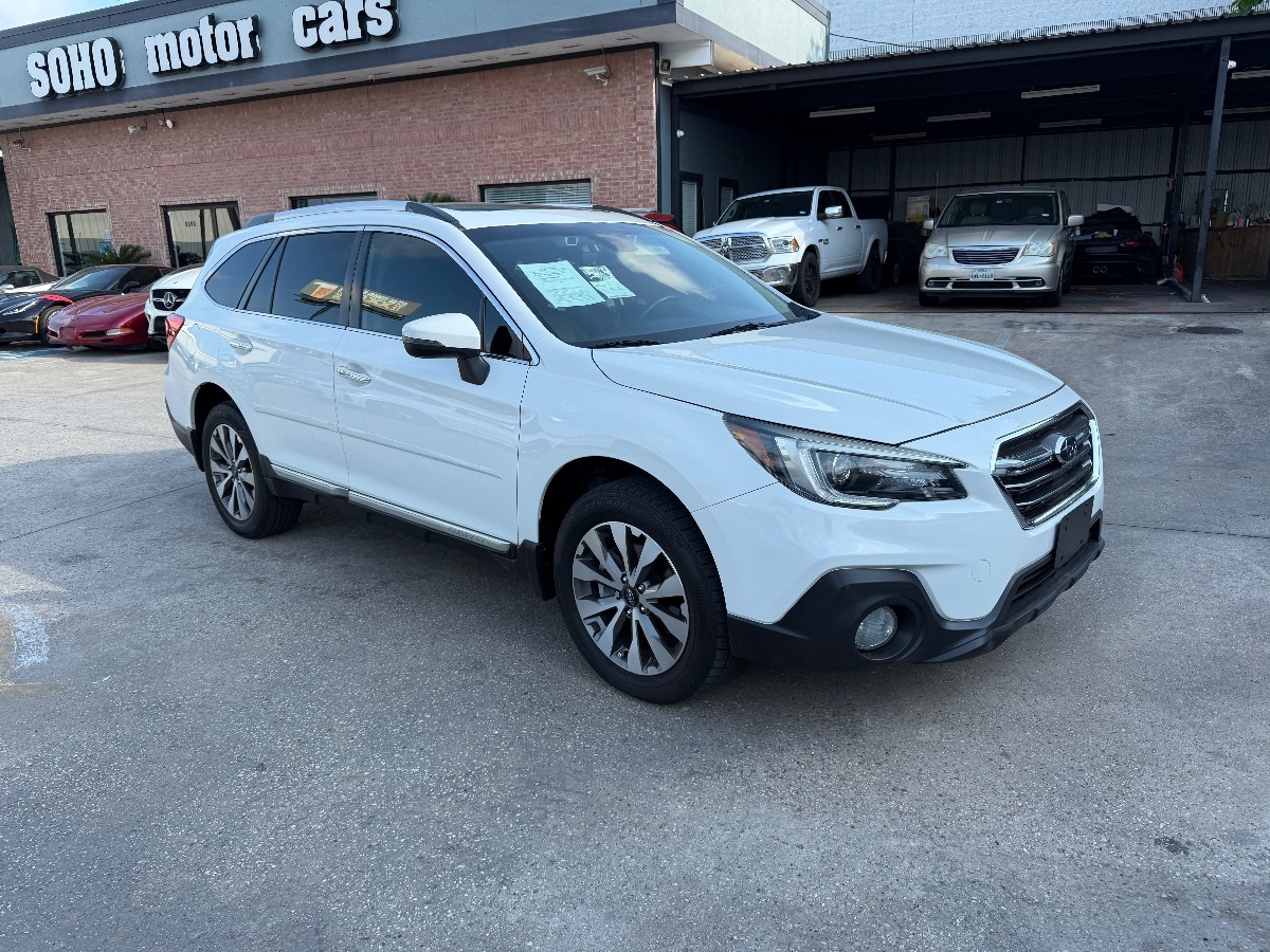 2019 Subaru Outback 2.5i Touring photo 3