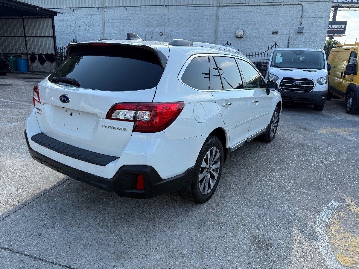 2019 Subaru Outback 2.5i Touring photo 4
