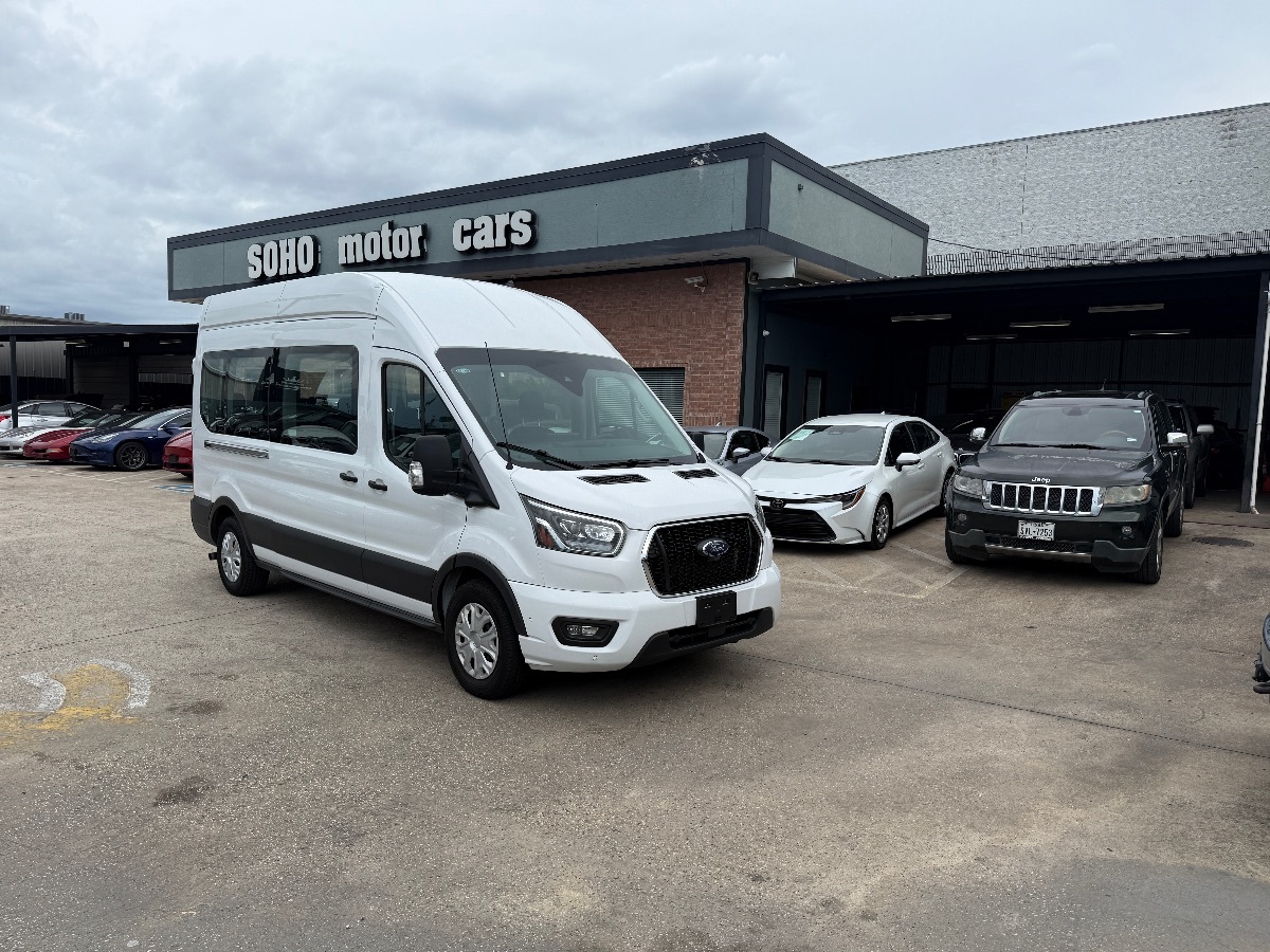 2023 Ford Transit XLT photo 2