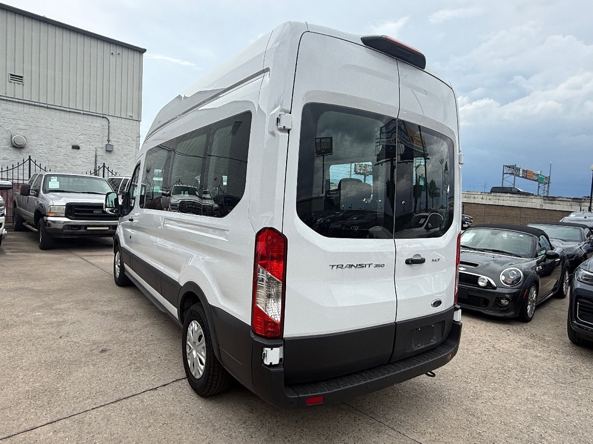 2023 Ford Transit XLT photo 5